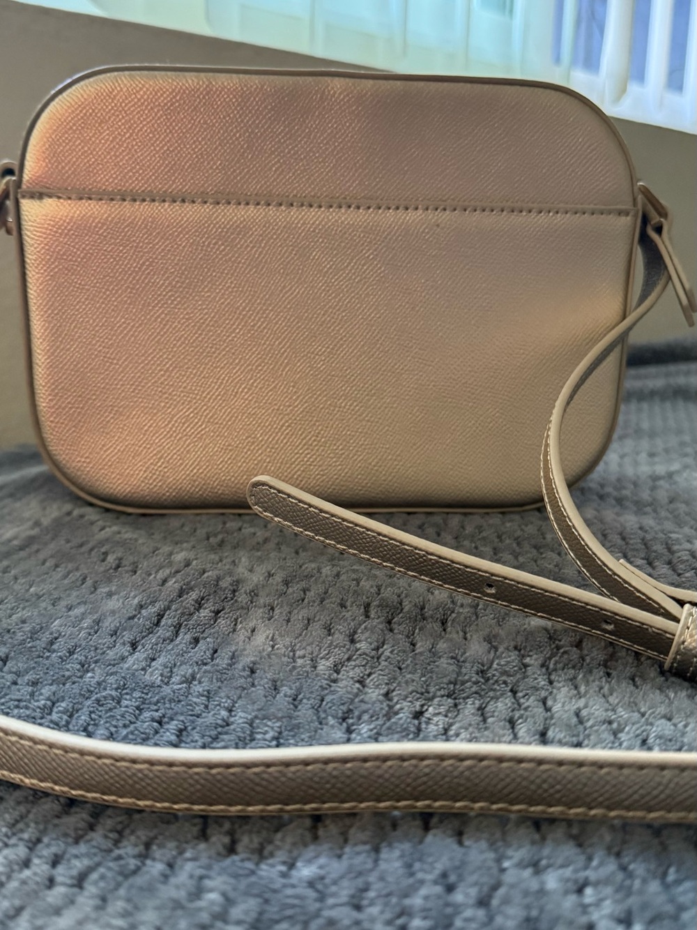Kurt Geiger Metallic Gold Crossbody Bag - Picture 6 of 10